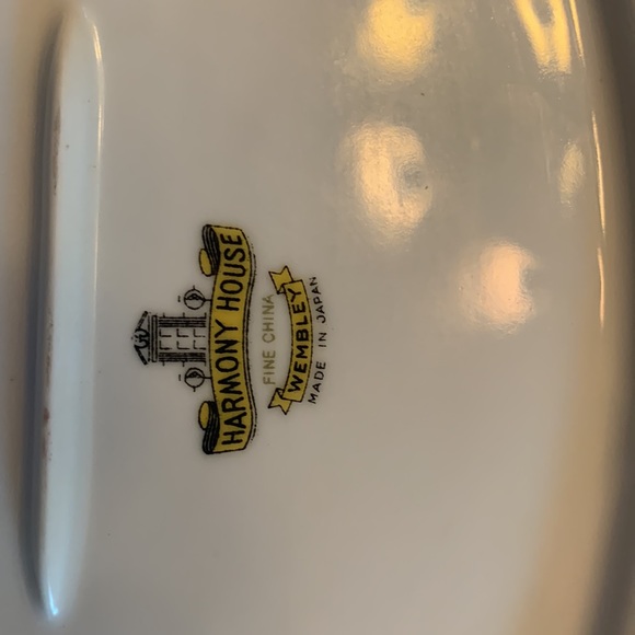 2serving plates - Picture 3 of 3